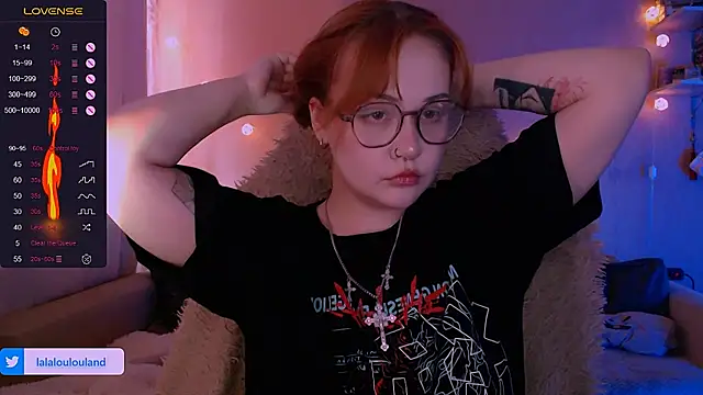 Snapshot of lala_loulou_land chatting on March 2, 8:59 am lala loulou land online show from March 2, 8:59 am