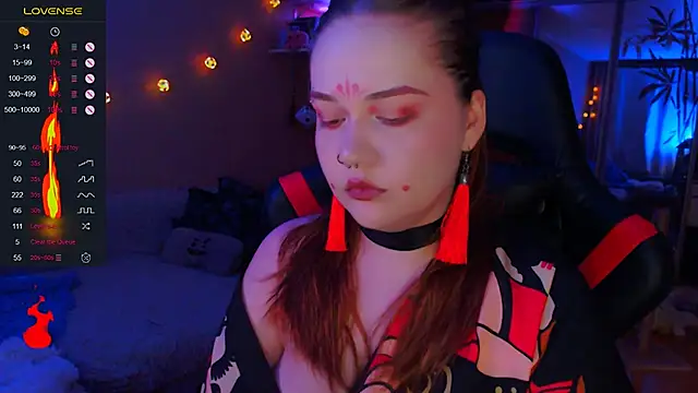 Snapshot of lala_loulou_land chatting on October 31, 9:05 pm lala loulou land online show from October 31, 9:05 pm