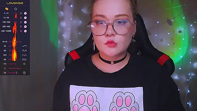 Snapshot of lala_loulou_land chatting on May 4, 3:19 pm lala loulou land online show from May 4, 3:19 pm