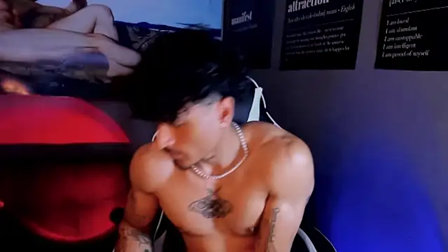 Snapshot of Thomas_Fit1 chatting on April 29, 5:30 pm Thomas Fit1 online show from April 29, 5:30 pm