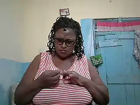 Snapshot of sexy_bigboobss chatting on May 20, 6:41 am sexy bigboobss online show from May 20, 6:41 am