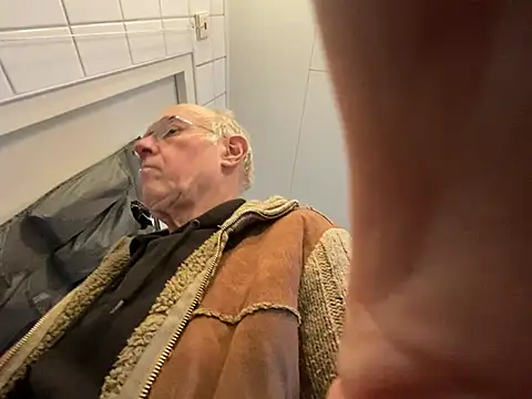 Snapshot of martxxxxx chatting on December 15, 10:07 am martxxxxx online show from December 15, 10:07 am