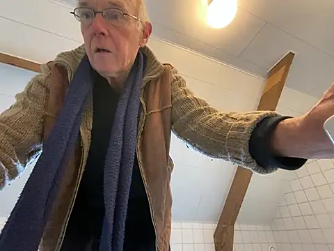 Snapshot of martxxxxx chatting on December 20, 9:54 am martxxxxx online show from December 20, 9:54 am