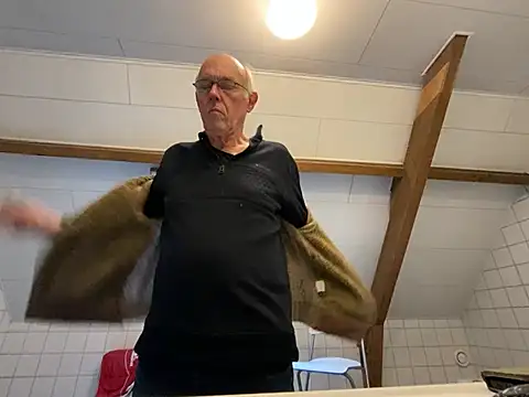 Snapshot of martxxxxx chatting on December 22, 10:38 am martxxxxx online show from December 22, 10:38 am