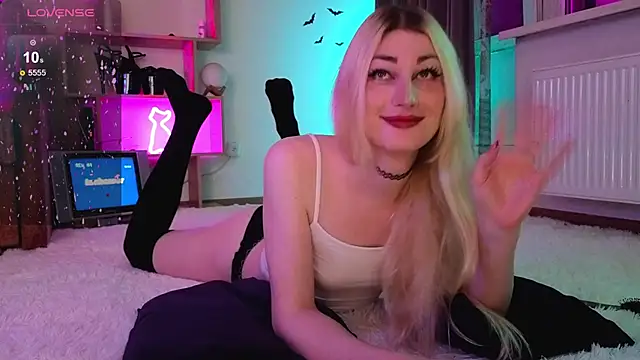 Snapshot of Inchcaser_ chatting on October 25, 7:19 pm Inchcaser online show from October 25, 7:19 pm