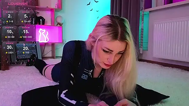 Snapshot of Inchcaser_ chatting on October 26, 7:31 pm Inchcaser online show from October 26, 7:31 pm