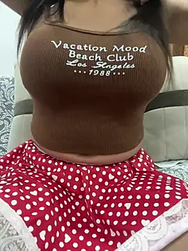 Snapshot of lallela chatting on June 24, 7:57 pm lallela online show from June 24, 7:57 pm