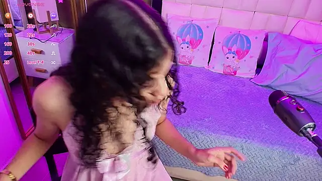 anahi maite online show from February 4, 8:06 pm