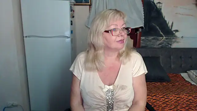 EvelynLoveShy online show from October 9, 9:46 pm