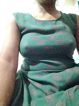 rituporna2004 online show from February 7, 2:43 pm