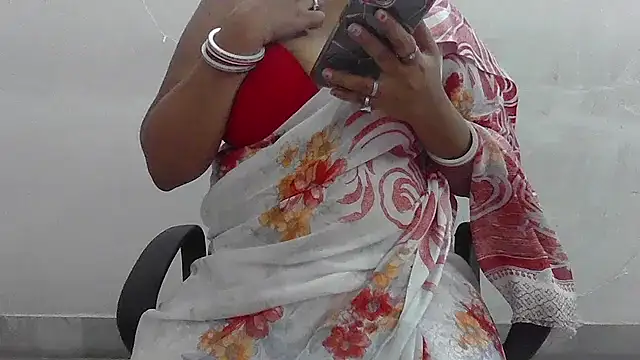 Snapshot of my-laila chatting on July 4, 8:09 am my-laila online show from July 4, 8:09 am