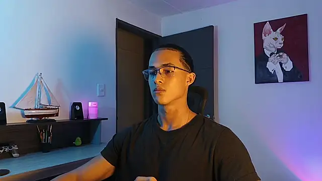 alejo x3 online show from December 4, 11:24 pm