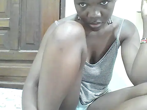 Snapshot of Ebony_Sweetcandy chatting on April 18, 7:58 pm Ebony Sweetcandy online show from April 18, 7:58 pm