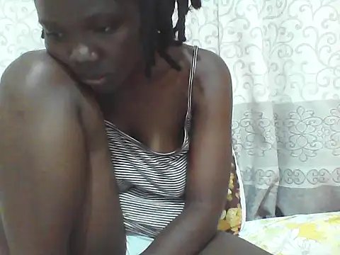 Snapshot of Ebony_Sweetcandy chatting on June 1, 11:17 pm Ebony Sweetcandy online show from June 1, 11:17 pm