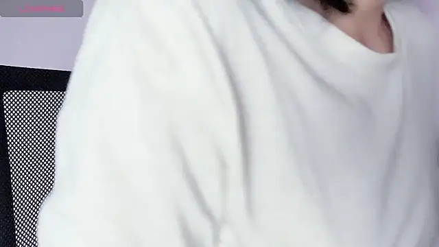 Snapshot of Baenee chatting on October 25, 7:19 pm Baenee online show from October 25, 7:19 pm