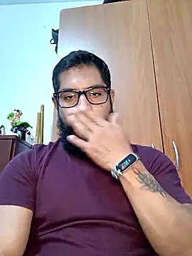 Snapshot of HombreS3n chatting on February 7, 1:47 am HombreS3n online show from February 7, 1:47 am