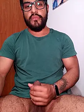 Snapshot of HombreS3n chatting on March 1, 10:21 pm HombreS3n online show from March 1, 10:21 pm