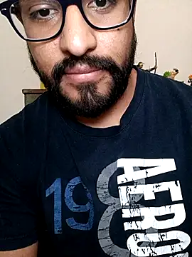 Snapshot of HombreS3n chatting on March 8, 10:24 pm HombreS3n online show from March 8, 10:24 pm