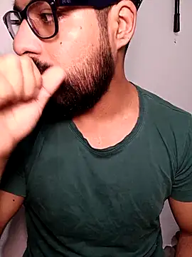 Snapshot of HombreS3n chatting on October 26, 9:42 pm HombreS3n online show from October 26, 9:42 pm