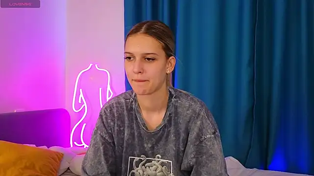 Snapshot of KimberliDean chatting on February 28, 9:04 am KimberliDean online show from February 28, 9:04 am