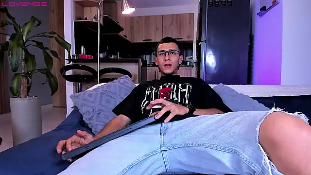 SymonPrince online show from September 28, 8:25 pm