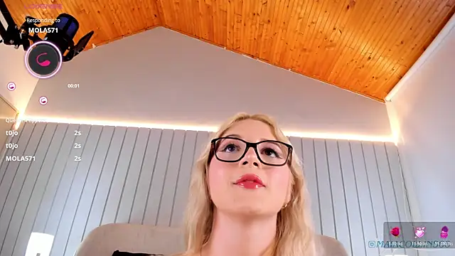 Snapshot of Maia_Collins chatting on April 27, 7:56 pm Maia Collins online show from April 27, 7:56 pm