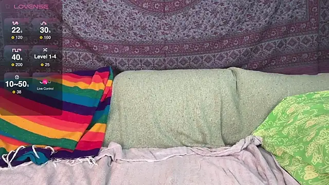 Snapshot of GlitterKitty108 chatting on February 7, 2:32 pm GlitterKitty108 online show from February 7, 2:32 pm