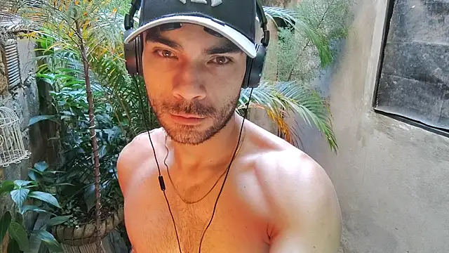 sexyboycolombi4 online show from January 23, 8:13 pm