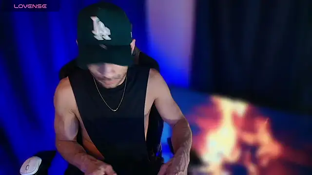 sexyboycolombi4 online show from April 22, 6:27 am