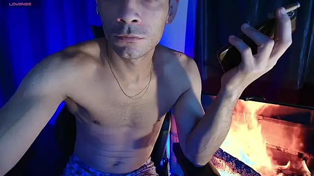 Snapshot of sexyboycolombi4 chatting on June 23, 9:46 pm sexyboycolombi4 online show from June 23, 9:46 pm