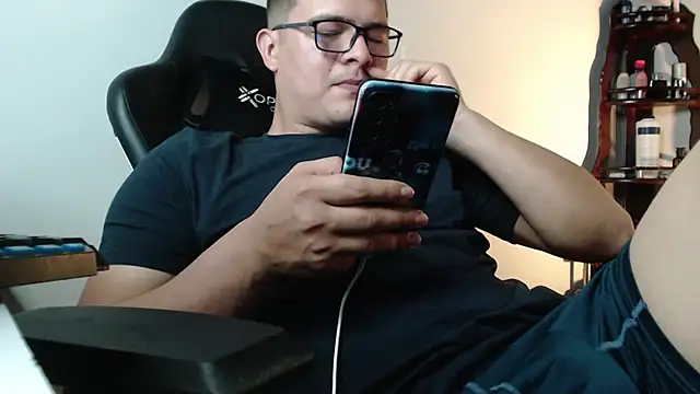 Plug Control online show from February 27, 4:07 pm