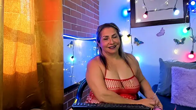 maja hills online show from February 27, 9:04 pm