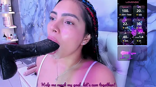 Snapshot of evelinn_belen chatting on July 4, 12:11 pm evelinn belen online show from July 4, 12:11 pm