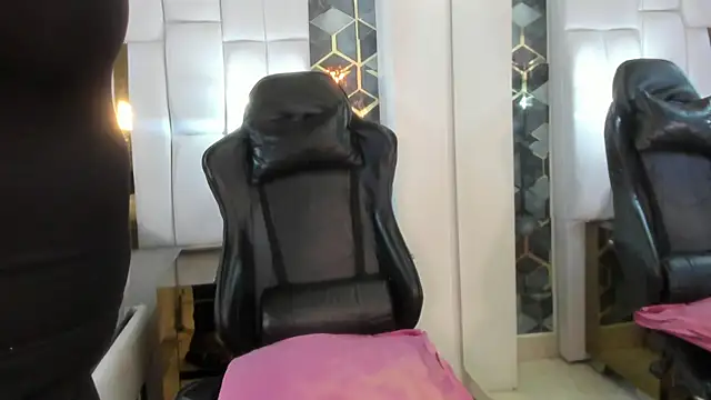 lia mariana online show from March 29, 10:10 pm