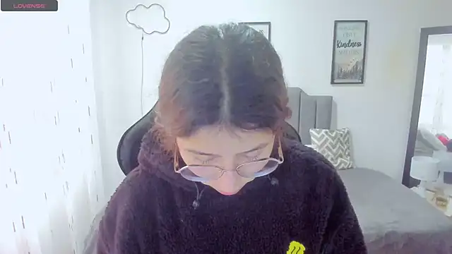 Amy joones online show from September 11, 11:32 am