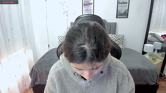 Amy joones online show from October 16, 1:45 pm