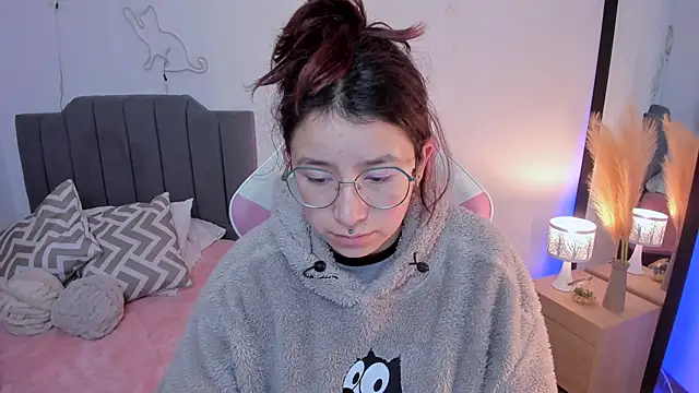 Amy joones online show from April 9, 11:15 am