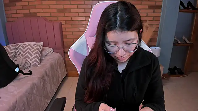 Snapshot of Amy_joones chatting on May 7, 11:15 am Amy joones online show from May 7, 11:15 am