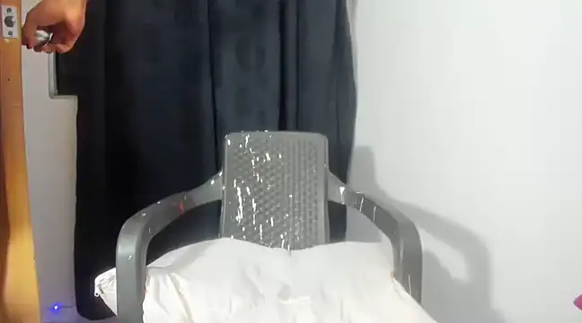 Snapshot of engelldior chatting on March 1, 10:55 am engelldior online show from March 1, 10:55 am