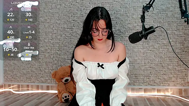 Snapshot of emma_unu chatting on June 21, 2:47 am emma unu online show from June 21, 2:47 am