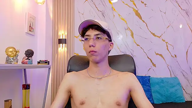 Snapshot of Nikolay_Gregori chatting on June 5, 7:14 am Nikolay Gregori online show from June 5, 7:14 am