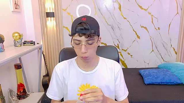 Snapshot of Nikolay_Gregori chatting on June 25, 3:50 am Nikolay Gregori online show from June 25, 3:50 am