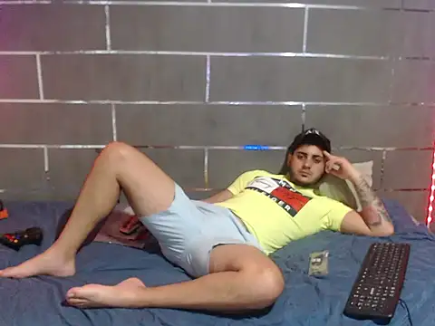 Snapshot of xxxxhotxoxo chatting on May 14, 6:20 am xxxxhotxoxo online show from May 14, 6:20 am