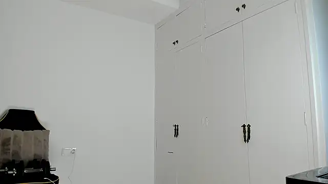 Snapshot of dan01_ chatting on February 6, 7:56 am dan01 online show from February 6, 7:56 am