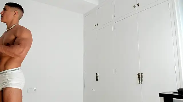 Snapshot of dan01_ chatting on March 10, 9:43 am dan01 online show from March 10, 9:43 am