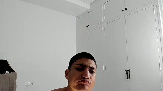 Snapshot of dan01_ chatting on March 18, 7:52 am dan01 online show from March 18, 7:52 am