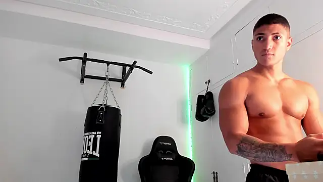 Snapshot of dan01_ chatting on September 16, 7:42 am dan01 online show from September 16, 7:42 am