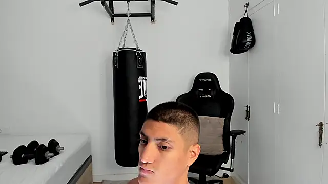 Snapshot of dan01_ chatting on October 13, 12:38 pm dan01 online show from October 13, 12:38 pm