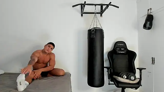 Snapshot of dan01_ chatting on November 13, 1:21 pm dan01 online show from November 13, 1:21 pm