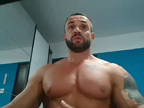 Snapshot of Magnificmuscles89 chatting on December 3, 2:14 am Magnificmuscles89 online show from December 3, 2:14 am
